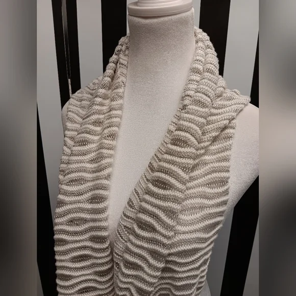 Ann Taylor infinity scarf - Picture 3 of 6